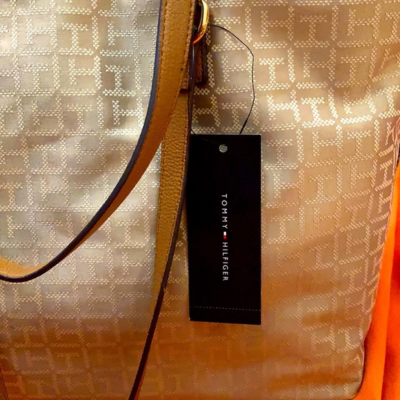 Tommy Hilfiger Light Gold Tote - Picture 3 of 7